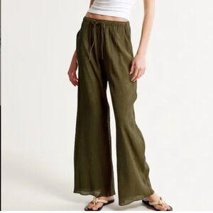 Abercrombie & Fitch Green Wide Crinkle Leg Pants